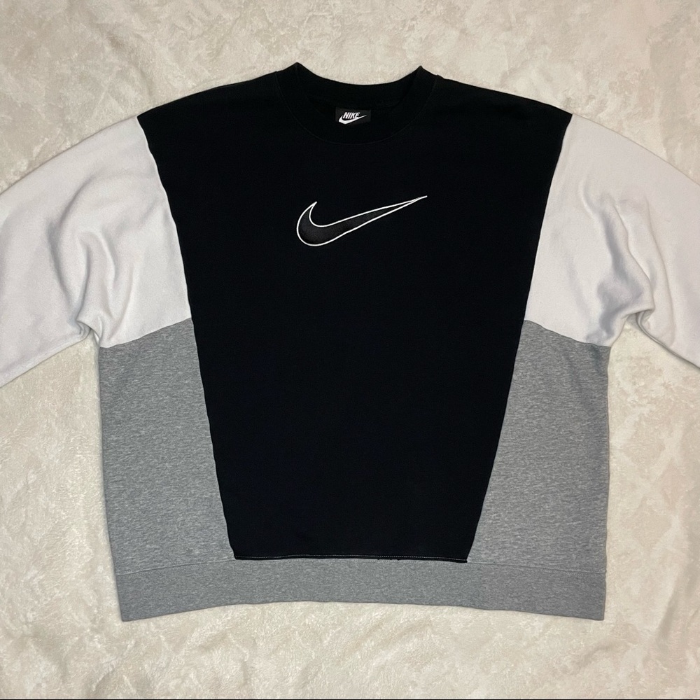 Sold- Nike Sportswear Women's Crewneck Sweatshirt - Picture 2 of 14